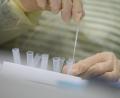 Bild: Marijan Murat
Mit Schnelltests können Corona-Infizierte früher erkannt werden.