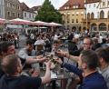 Archivbild: Petra Hartl
Bella Italia mitten in Amberg. Erst Corona hat auf dem Markplatz möglich gemacht, was sich viele Amberger schon lange gewünscht haben - die Ausweitung der Freischankflächen.