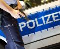 Symbolbild: Friso Gentsch/dpa
Zwei bislang Unbekannte haben bei Münchberg mit einem Audi eine Polizeisperre durchbrochen.