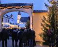 Archivbild: bsc
Viele Besucher kamen jedes Jahr in den historischen Ökonomiehof zum Friedenfelser Weihnachtsmarkt. Sogar der geplante kleine Ersatz-Weihnachtsmarkt kann nun nicht stattfinden.