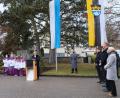 Bild: mab
Die Geistlichen beider Konfessionen begleiten den religiösen Teil der Zeremonie am Kriegerdenkmal. Bürgermeister und Vereine nahmen zusammen mit Soldaten der Patenkompanie an der Feier teil.