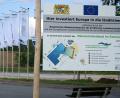 Archivbild: bkr
Mit einem Anteil von vier Prozent ist die Gemeinde Kirchenpingarten ein Gesellschafter am Naturerlebnisbad im Kemnather Land und am Campingplatz in Immenreuth. Ihre 2011 bei der Einweihung gehisste Flagge (Dritte von rechts) will die Gemeinde nun einziehen.