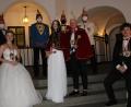 Bild: fphs
Das neue Prinzenpaar Florian I. und Jacqueline I. (Mitte) mit dem bisherigen Prinzenpaar und den Vertretern der Marktredwitzer Faschingsvereinigungen.