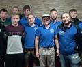 Bild: cro
Ein Erinnerungsbild mit (vorne, von links) den Neumitgliedern Fabian und Niklas Ganserer. Sowie vom Vorstand Lorenz Boethe, der neue Vorsitzende Fabian Gruber, sein Vorgänger Martin Frauenreuther und Max Schreyer. Hinten, von links: Neumitglied Sebastian Rosner sowie vom Vorstand Johannes Faltermeier, Ludwig Faltermeier, Ralph Frauenreuther und Fabian Zeschick.