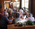 Bild: Seniorenrunde Frohsinn/exb
Die Mitglieder des Seniorenvereins Frohsinn Reuth beim Novembertreffen im Gasthaus Denz in Bernstein. Die Organisatoren luden zum Schlachtschüsselessen.
