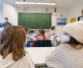 Symbolbild: Nicolas Armer/dpa
In den bayerischen Schulen steigt die Zahl der Quarantänefälle unter Schülern weiter an.