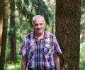 Bild: Lucas Heinz/exb
Preisträger Robert Maier hat in 40 Jahren einen zukunftsfähigen Wald geschaffen. Preisträger Robert Maier, der bis zum Eintritt in den Ruhestand als Gärtner tätig war, hat in 40 Jahren einen zukunftsfähigen Wald geschaffen. Seine Landwirtschaft hat der 70-Jährige mittlerweile verpachtet, damit er sich ganz dem Wald und auch seiner Gastwirtschaft widmen kann.