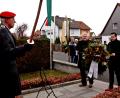 Bild: R. Kreuzer
Den Kranz zum Gedenken legten Hans Jürgen Meier und Stephan Gollwitzer (rechts) nieder.
