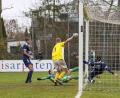 Bild: Michael Ott
Der verdiente Ausgleich für den SV Mitterteich in Selb: Der eingewechselte Manuel Dürbeck (grünes Trikot) stocherte den Ball nach einem Abpraller zum 1:1 Endstand über die Linie.