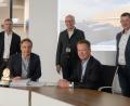 Bild:  BHS Corrugated/exb
Zufriedene Gesichter bei den Verantwortlichen von BHS Corrugated und IGZ falkenberg. Von links: Christian Schneider, Supply Production and Logistics BHS Corrugated, Alfred Meyer, Geschäftsführer IGZ, Wolfgang Gropengiesser, Geschäftsführer IGZ, Lars Engel, Geschäftsführer BHS Corrugated sowie Alexander Walberer, Projektverantwortlicher Logistikzentrum BHS Corrugated.