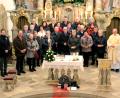 Bild: Josef Böhm
Die Ehejubilare der Pfarreiengemeinschaft Teunz- Niedermurach-Pertolzhofen feierten zusammen mit Pfarrer Herbert Rösl (rechts) und Pastoralreferent Andreas Dandorfer (links) einen Dankgottesdienst.