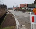 Bild: wel
Die Oberviechtacher Straße wird noch geteert, der Seitenstreifen wird angesät. Dann kann der Verkehr wieder freigegeben werden.