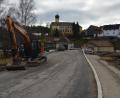 Bild: dob
Noch gibt es viel zu tun. Doch ein Ende ist in Sicht beim Brückenneubau im Ortsteil Böhmischbruck.