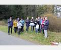 Bild: KAB Kulmain/exb
Marita Philipp (Dritte von rechts), Vorsitzende der KAB Waldershof, versorgte die KAB-Mitglieder aus Kulmain zur Halbzeit auf dem Weg mit Kaffee und Gebäck aus ihrem Picknickkorb.