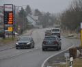 Bild: dob
Das hohe Verkehrsaufkommen in der Waidhauser Straße belastet die Anwohner. Bei der Bürgerversammlung machte Adolf Danzer darüber seiner Enttäuschung Luft.