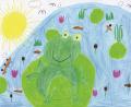 Bild: Sparkasse Eschenbach/exb
Der grüne Frosch sitzt unter der Sonne im blauen Teich und wurde als Motiv für das Titelbild des Sparkassen-Familienkalenders ausgewählt.