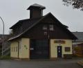 Bild: dob
Das bestehende Feuerwehrgerätehaus in Oberlind soll einen Anbau erhalten, damit das neue Tragkraftspritzenfahrzeug mit Allrad Platz findet.