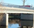 Bild: ohr
Die Naabbrücke bei Brensdorf ist in einem befriedigenden Zustand. Dennoch müssen kleinere Schäden bald ausgebessert werden.