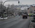 Bild: dob
Auf dem Marktplatz soll der Verkehr ausgebremst werden. Der SPD-Ortsverein stellte nun einen Antrag an die Stadt auf Tempo 30 und Querungshilfen.
