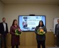 Bild: szl
Theresa Beer und Stefanie Schnurrer (Zweite und Dritte von links) wurden für ihre besonderen Leistungen im berufsgeleitenden Studium "Soziale Arbeit" ausgezeichnet. Es gratulierten Harald Eckstein (links), städtischer Bildungskoordinator, und Bürgermeister Franz Stahl (rechts).