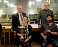 Bild: le
In der Königs- und Pokalproklamation ehren die Flosser Schützen die neuen Meister und Pokalsieger. Vorne, von links: Jugendkönig Julian Scherer, Schützenkönigin und Pokalgewinnerin Ilona Hunsperger und Pokalgewinner Dominik Kraus. Hinden, von links: Schützenmeister Siegfried Kellner, Pokalspender Erich Schieder, Bürgermeister Robert Lindner und Ehrenmitglied, Schützenkommissar Fred Lehner.
