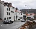 Bild: Florian Miedl/FPH
Das Hotel "Wunsiedler Hof" und die Fichtelgebirgshalle hat der Landkreis Wunsiedel von der Stadt Wunsiedel erworben. In dem Gebäudekomplex soll eine neue Abteilung des Scanzentrums des Finanzamts einziehen. Raumbedarf hat auch die Landkreisbehörde.