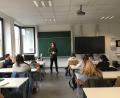 Bild: VHS Weiden-Neustadt/exb
Bei dem Projekt gibt es auch in den Berufsschulklassen in Wiesau Workshops.