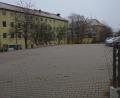 Bild: dob
Diese Parkplätze am ehemaligen Krankenhaus würde ein Investor gerne ablösen. Sie gehören Bewohnern des ehemaligen Schwesternwohnheims.