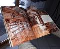 Bild: pz
Auf einer Doppelseite der aktuellen "Landlust"-Ausgabe ist der Bibliothekssaal des Klosters Waldsassen der Hingucker für eine mehrseitige Reportage über Klosterbibliotheken.