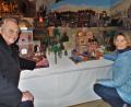 Bild: jml
Acht Mal stellen Friedrich und Gunda Hermann in der Weihnachtszeit die Krippenfiguren um, je nachdem was in der Geburtsgeschichte gerade aktuell ist. Sie bauen die großen Anlage bereits seit 40Jahren auf.