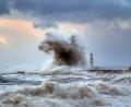 Bild: Owen Humphreys
Wellenbrecher vor dem Leuchtturm Seaham in der Grafschaft County Durham. Foto: Owen Humphreys/PA Wire/dpa
