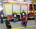 Bild: rgr
Für ihre langjährige Treue wurden Ramona Gradl (hinten, von links), Katja Wölfl und Markus Kappl von Tambourmajorin Melanie Kappl (vorne, von rechts) und Isabelle Moeller geehrt.