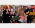 Bild: le
Eine erbauliche Adventsstunde boten Sabine Meierhöfer, Norbert Meierhöfer und Pfarrer Wilfried Römischer ( von links ) in der Kirche.