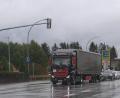 Bild: u
Ein Dorn im Auge war den CSU-Fraktionsmitgliedern und Bürgermeister Hermann Falk die Ampelschaltung auf der B 14 an der Kreuzung beim so genannten Klinger-Eck. Dort bildet sich wegen der langen Rot-Phase in Richtung Schnaittenbach ein Fahrzeugstau, der bis zum St.-Wolfgang- Kindergarten, manchmal sogar bis zur Einmündung der aus Kohlberg kommenden Staatsstraße reicht.