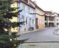 Bild: Portner
Als einzige von fünf Metzgereien rund um den Oberviechtacher Marktplatz hat nur der „Forster-Metzger“ (Georg Schmidt, blaues Haus) mit Laden und Schlachthaus in Nachbarschaft zu Rathaus und Kirche überlebt.