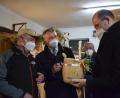 Bild: szl
Im November hatte Minister Albert Füracker (rechts) die Auszeichnung zum immateriellen Kulturerbe übergeben. Beim Termin bekam er ein kleines Bierfass als Geschenk.