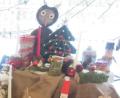 Bild: ow
Kleine Weihnachtsgeschenke und Weihnachtsdekoartikel können an der Kulmterrasse „kostenlos“ erstanden werden. Die „Stacheligen Kulmkids“ vom Obst- und Gartenbauverein haben diese gebastelt.