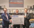 Bild:  Bernhard Tuchbreiter, Volksbank-Raiffeisenbank Amberg eG/exb
Die Vertreter der Volksbank-Raiffeisenbank Amberg haben wieder 53 Organisation mit Spenden bedacht (von links): Vorstand Dieter Paintner, Marketingleiter Thomas Retzer und Vorstand Andreas Reindl.