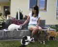 Bild: Petra Hartl
Mit ihrem Mann Peter, Tochter Tanja, vier Pferden, zwei Hunden und - mal mehr oder weniger Katzen - lebt Anna-Maria Pinzl in Schmidmühlen.