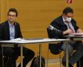 Bild: wel
Management Consulting Rödl und Partner (links) erläuterte die Kalkulation zur Anpassung der Entwässerungsgebühren. Wilhelm Meier, der Leiter der Stadtwerke, nahm zum Wirtschaftsplan 2022 Stellung.