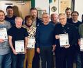 Bild: Stefan Badura/exb
Die DJK Ammerthal ehrt langjährige Mitglieder (von links): Reinhard Lutter, Vorstandsmitglied Stefan Badura, Siegfried Birner, Jürgen Baumer, Martin Scherer, Paul Luber, Gerti Heinrich, Josef Mayer, Guido Michl, Günther Koller, Pfarrer Alois Albersdörfer, Manfred Niebler, Michael Strehl, Thomas Müller, Gregor Paulus, Vorstandsmitglied Peter Haller und Bürgermeister Anton Peter.
