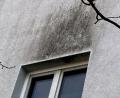 Bild: ge
Spuren am Tag nach dem Unglück in Sulzbach-Rosenberg: Eine 18-Jährige hatte im Badezimmer Deo versprüht und sich danach eine Zigarette angezündet, wodurch es zu einer Explosion kam. Die junge Frau erlitt schwerste Verletzungen.