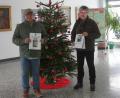 Bild: wro
"Fuchsmühlner Leit aas jederer Zeit" ist ab sofort in Fuchsmühl erhältlich. Vorgestellt wurde der Rückblick von Erich Schraml (links) und Bürgermeister Wolfgang Braun (rechts).
