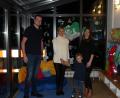 Bild: fpoz
500 Euro erhielt Kinderhausleiterin Silke Weinhold (Mitte) von Tobias Ernstberger und Karin Bayer, deren Sohn Henrik vor Ort betreut wird.