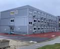 Bild: ige
Derzeit steht die gewaltige Container-Burg noch hinter der Walter-Höllerer-Realschule.