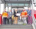 Bild: Kassecker/exb
Bernd Fürbringer mit Helmut Zeitler, Josef Andritzky, Arno Schwarz und Wolfgang Rosner (von rechts) bei der Übergabe des symbolischen Schecks.