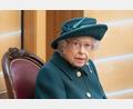 Archivbild: Jane Barlow
Königin Elizabeth II. von Großbritannien braucht Hilfe bei der Gartenarbeit.