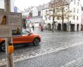 Bild: Gabi Schönberger
Die "schlafende Ampel" am Issy-les-Moulineaux-Platz bedarf schon mal der Erklärung. Auf längere Sicht sollte sie verschwinden, meinen die Verkehrsplaner.