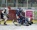 Archivbild: gb
Die Blue Devils gewannen am Freitag in Passau mit 6:3. Das Bild zeigt eine Szene aus dem Hinspiel (10:2) mit Tomas Rubes (Zweiter von links) und Philipp Siller.