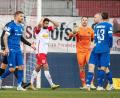 Bild: Matthias Balk/dpa
Sarpreet Singh (weißes Trikot) vergab die beste Chance für den SSV Jahn. Der SV Darmstadt 98 siegte aber verdient mit 2:0 in Regensburg.